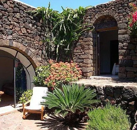 Holiday home Dammuso Sant'anna
