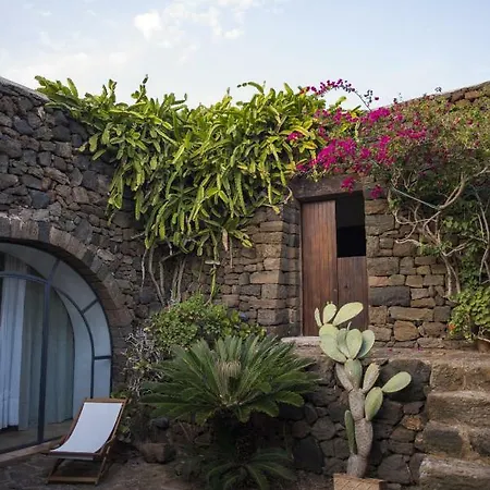 Holiday home Dammuso Sant'anna *